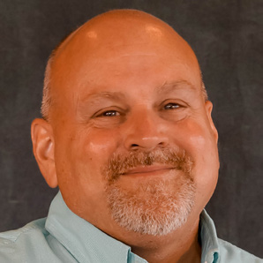 Headshot of Steven Barnett